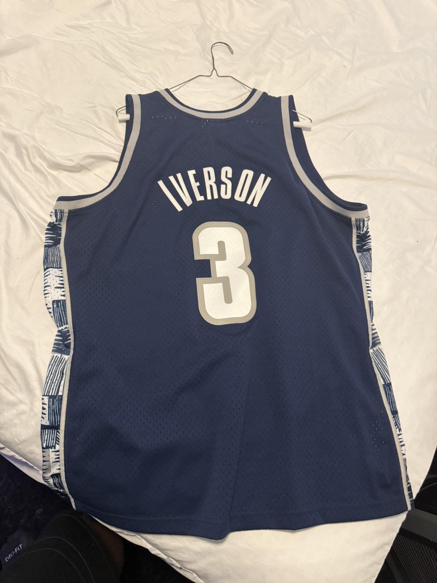 Allen Iverson Georgetown Hoyas Mitchell & Ness 1995/96 Swingman Replica Jersey - Navy