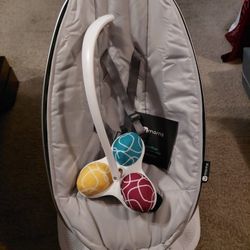 4MOMS Mamaroo Multi-Motion Baby Swing