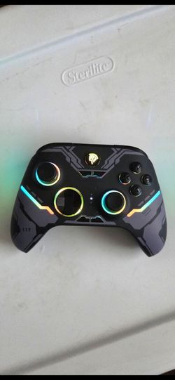 EasySMX X15 Wireless PC & Steam Gaming Controller.