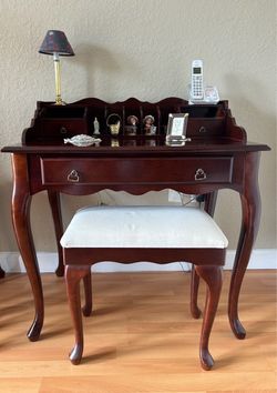 Vintage Queen Anne Personal Writing Desk