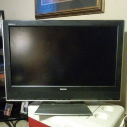 Toshiba 31" TV With Attached CD Player Thumbnail