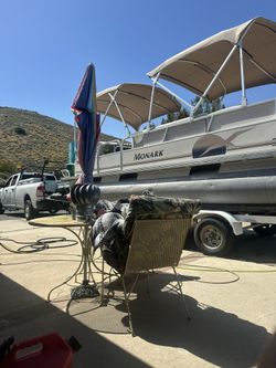 20’ Pontoon Boat