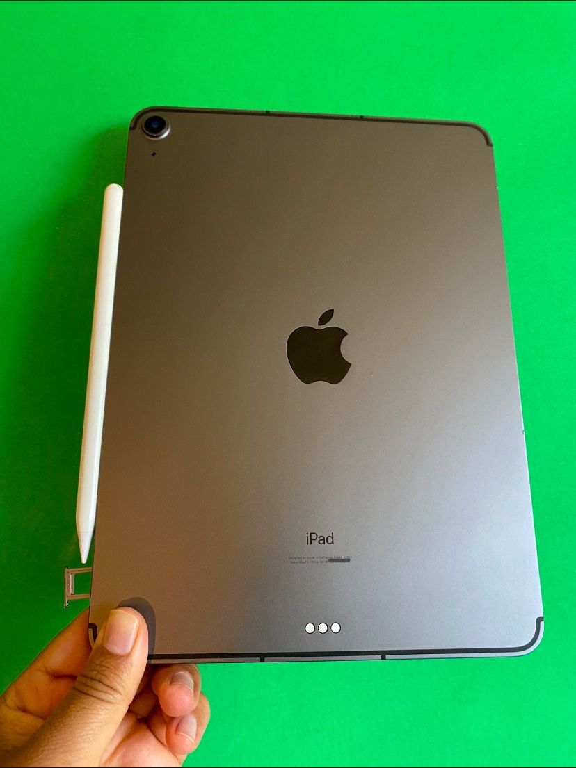Apple IPad Air 4th Generation (10.9” Liquid Retina/ 2020 Model) 64GB Wifi +Cellular (AT&T/T-mobile / Verizon etc) with keyboard, pen & Accessories 