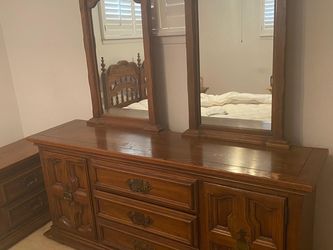 Queen Bedroom Set