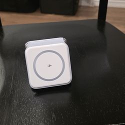 3-in-1 Magnetic Wireless Charging Pad Qi White Desktop Holder