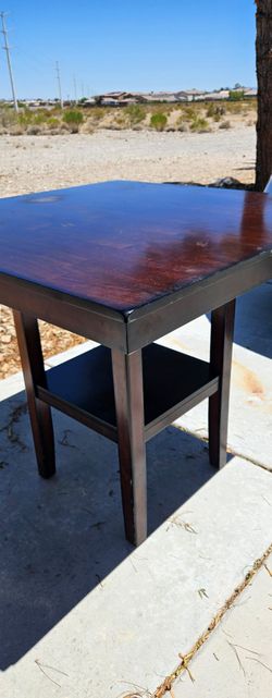 Counterstool table
