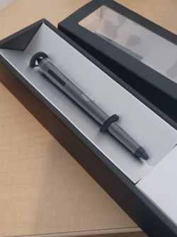 Wacom Pro Pen 2 (with extra tips)