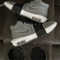 Nike LeBron Witness 8's Shoes size 3.5 New without the box
