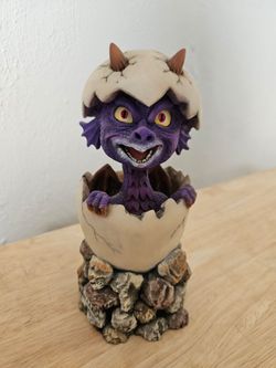 Dragon hatchling bobblehead