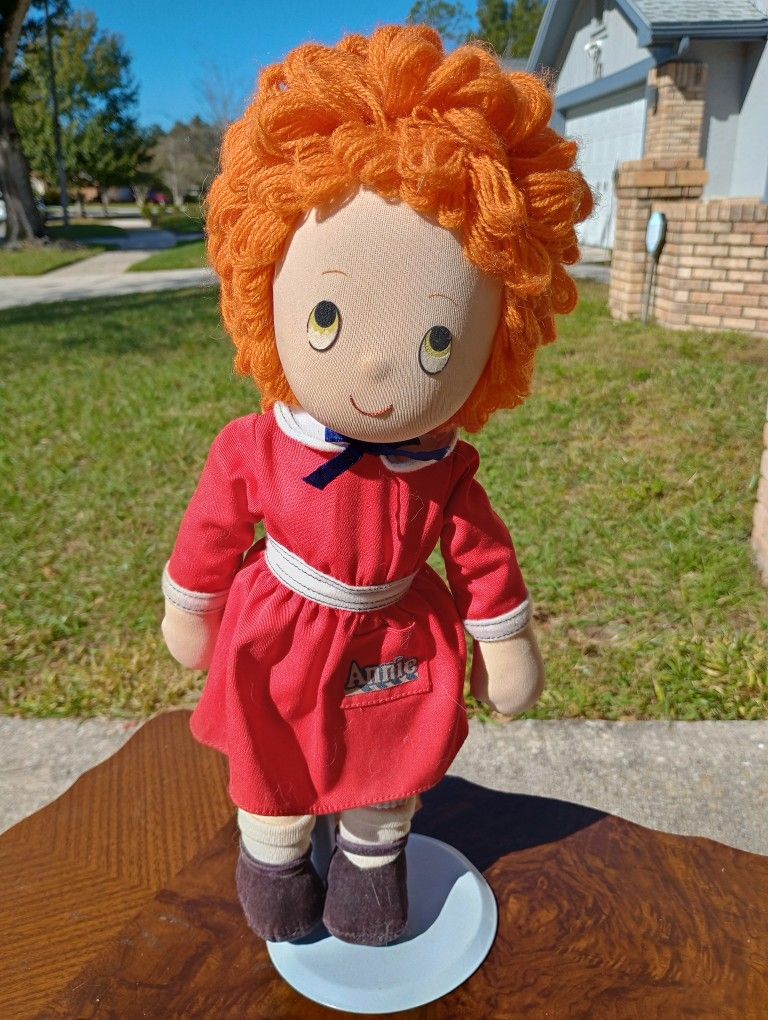 Annie Doll 1982 Knickerbocker 15" Model *20.00 Firm*