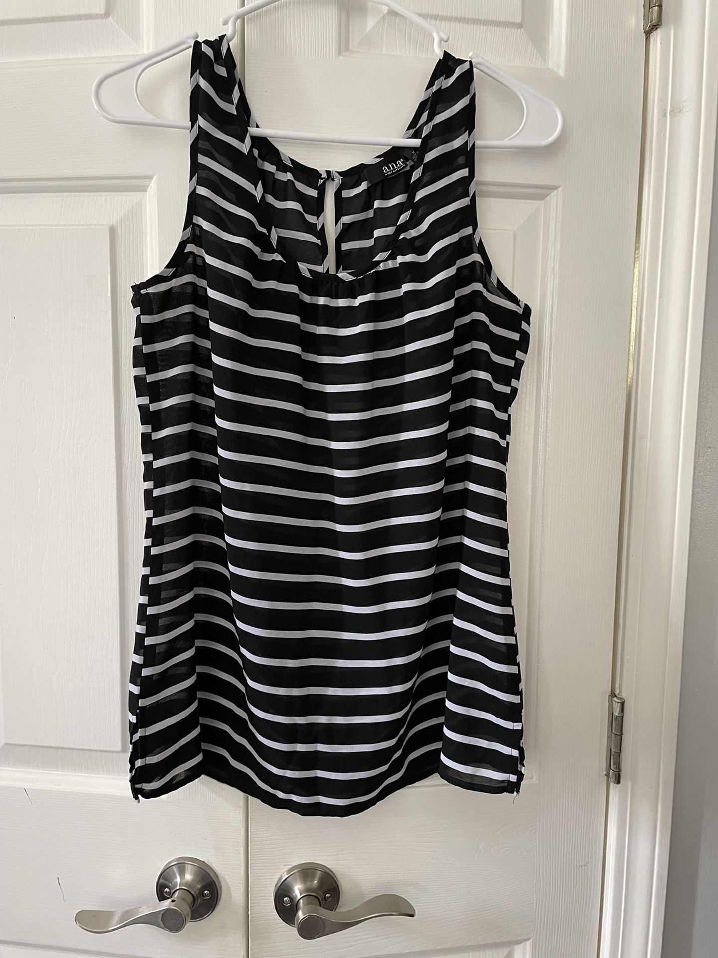 Sleeveless Blouse Size M