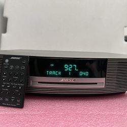 BOSE WAVE RADIO CD AWRCC1 AM/FM RADIO/ALARM/CD PLAYER/AUX INPUT WITH REMOTE 