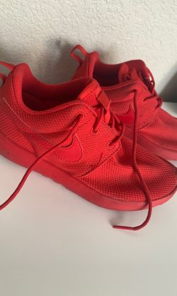 Kids red Nike’s SIZE 1