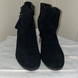 Guess Black Ankle Booties New Never Worn Size 7.