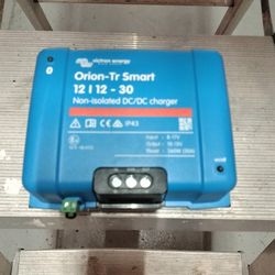 Victron Energy Orion-Tr Smart DC to DC Charger (Bluetooth) - 12/12-Volt 30 amp 360-Watt - Battery Charger for Dual Battery Systems - Non-Isolated