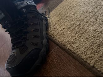 Skechers steel toe women size 7 men 5.5