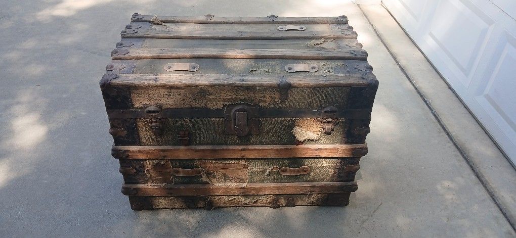 Vintage Antique Trunk Chest