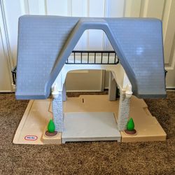 Vintage Little Tikes place doll house