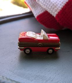 Vintage Porcelain Hinged Trinket Box 