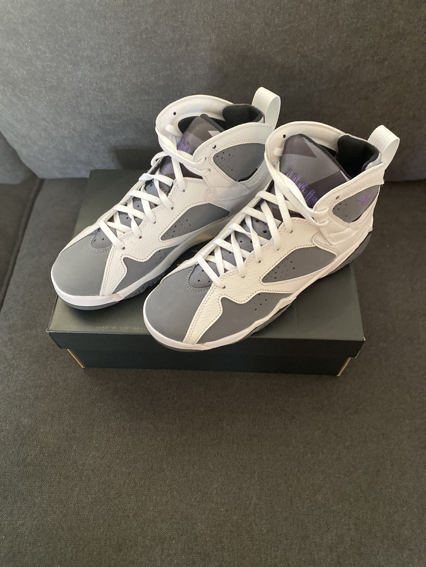 Air Jordan Retro, Varsity Purple/Flint Grey, Size