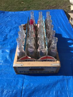 Pepsi cola crates wit bottles