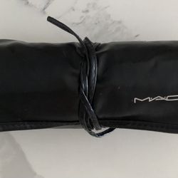 Mac 16 Brush Set With Leather Cup Holder