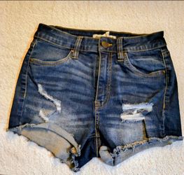 Authentic Charlotte Russe High-Waisted Distressed Shorts  Size 1