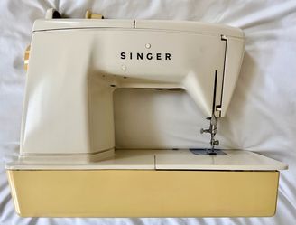 Incredible SINGER SEEING MACHINE, Model Touch & Sew II (Model 756)
