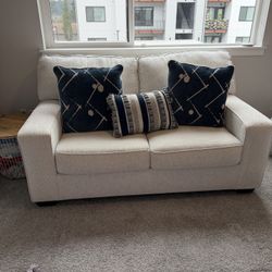 Padova Loveseat w/ 3 Pillows - Ivory - Great Condition