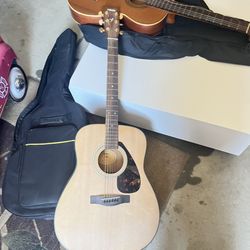 F335 Yamaha Guitar