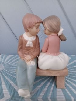 Daisa for Lladro Porcelain Vintage Figurine. Absolutely charming children couple.
