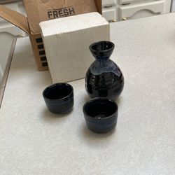 Signed Saki Drinking Set