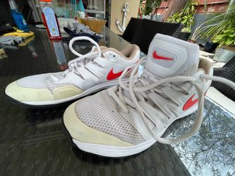 Nike tennis shoes