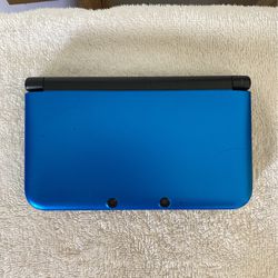 Nintendo 3DS  XL And 3 Games 