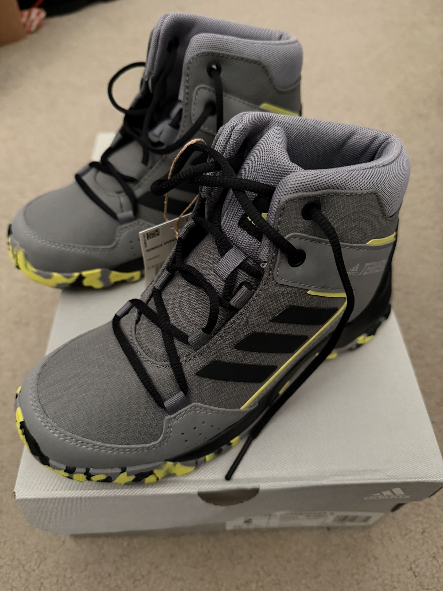 Adidas Kids Hiking Boots Size 2