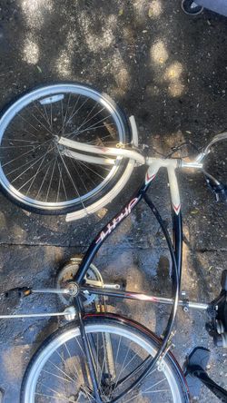 Huffy Cruiser Bicycle Black and White