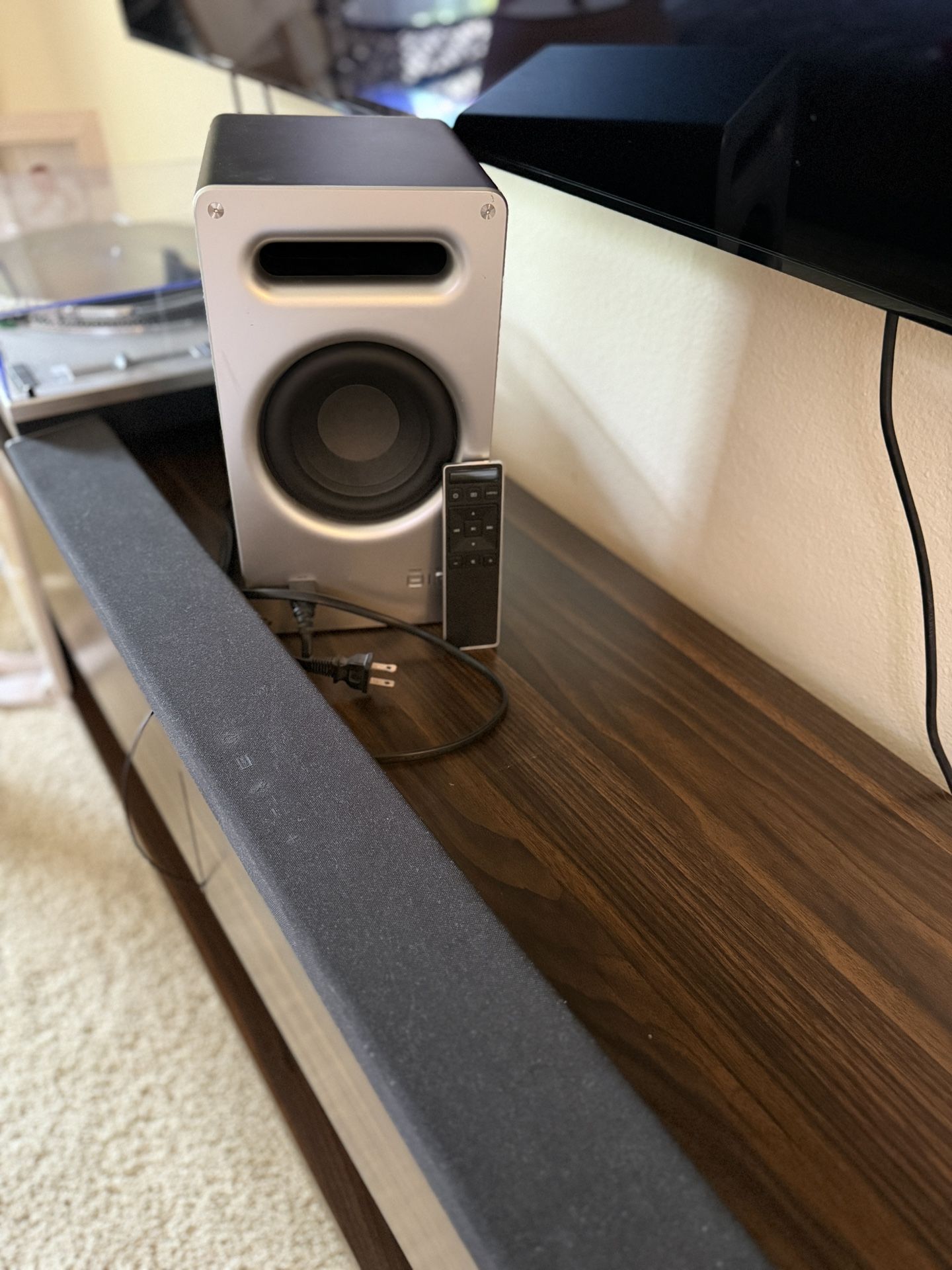 VIZIO SB3621N-E8 & Sound Bar 36" 2.1 Visit Wireless Bluetooth System