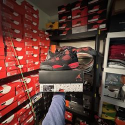 Jordan Retro 4 “Red Thunder”  Brand New!  Size: 10.5