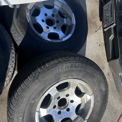 Pair Of American Racing Rims 265 70 16 And 265 70 16 Spare