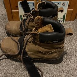 Cougar PAWS - Used Size 10  ( OBO )