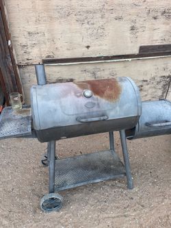Charcoal BBQ Smoker Grill on Wheels