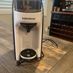 Baby Brezza Formula Advanced with funnels
