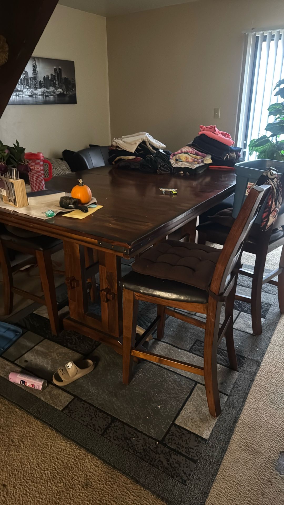 Huge Family Table Seats 6