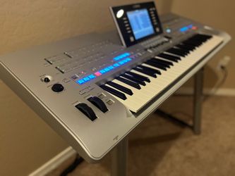 Yamaha Tyros 4 keyboard Workstation arranger