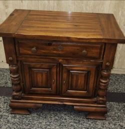AMERICAN OF MARTINSVILLE Solid Walnut Dresser 28x18x27