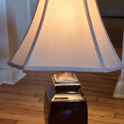 Very Nice Large Amber/Brown Lamp With Shade
