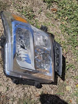 Headlight For Nissan Titan 2015 _17 (Driver Side Only )