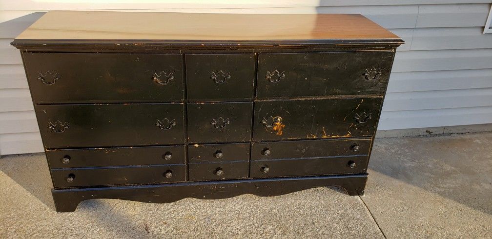 Dresser - 9 Drawers.  59"W x 17"D x 31.75"H