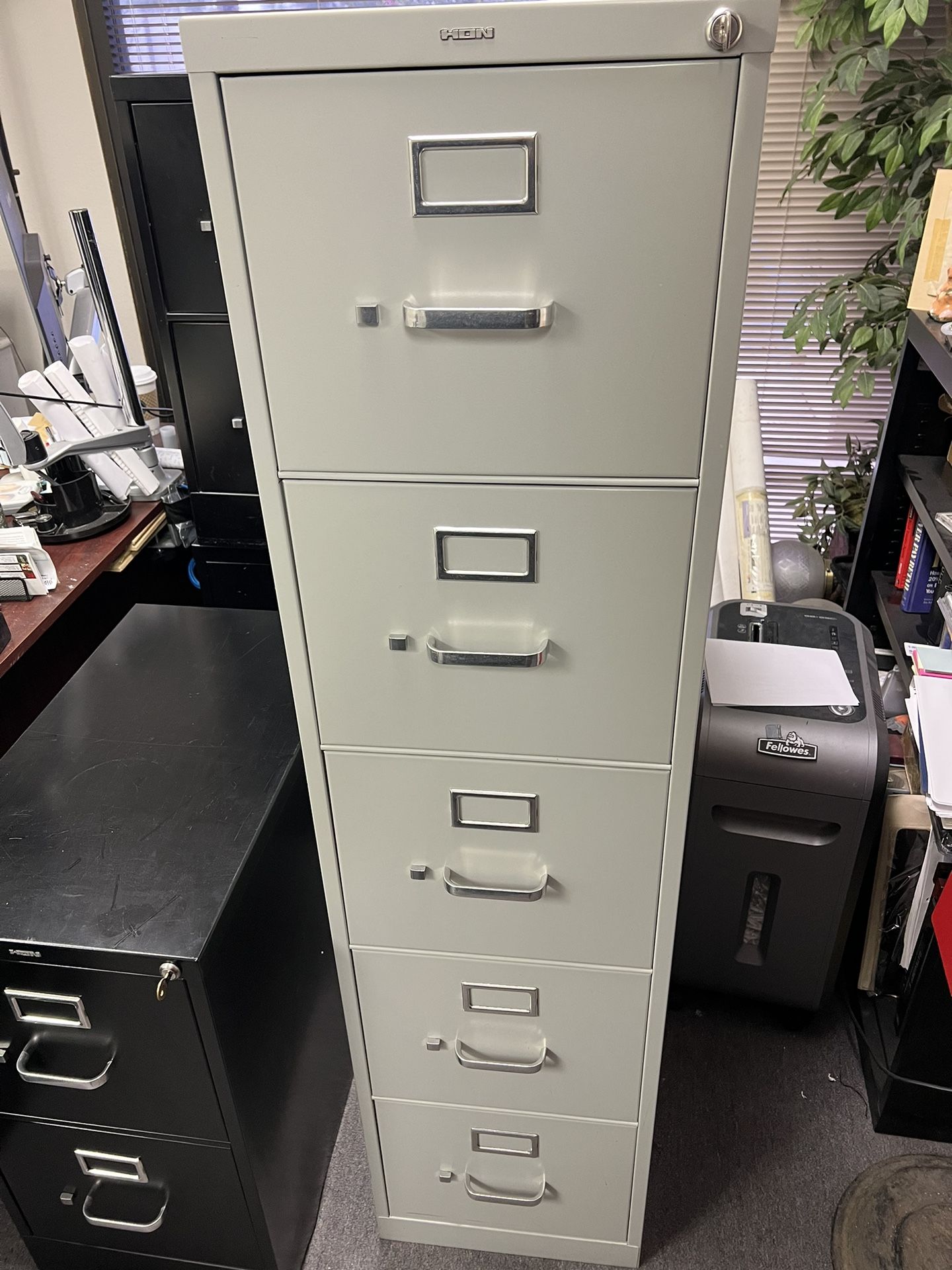 5 Drawer Hon Letter Size file, filing Cabinet. Locking