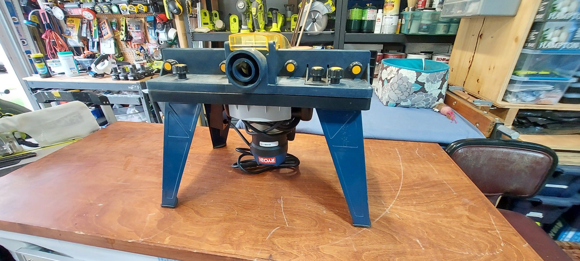 Ryobi RT102 Router Table with Ryobi R163 Router for Sale in Mount ...